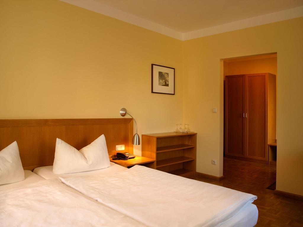 Hotel Dom-Eck เบาท์เซน ห้อง รูปภาพ